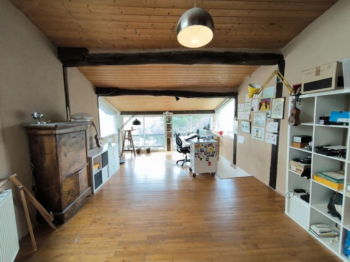 Image No.8-5 Bed House for sale