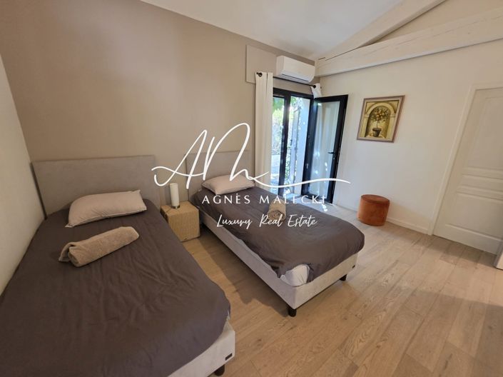Image No.10-4 Bed House for sale
