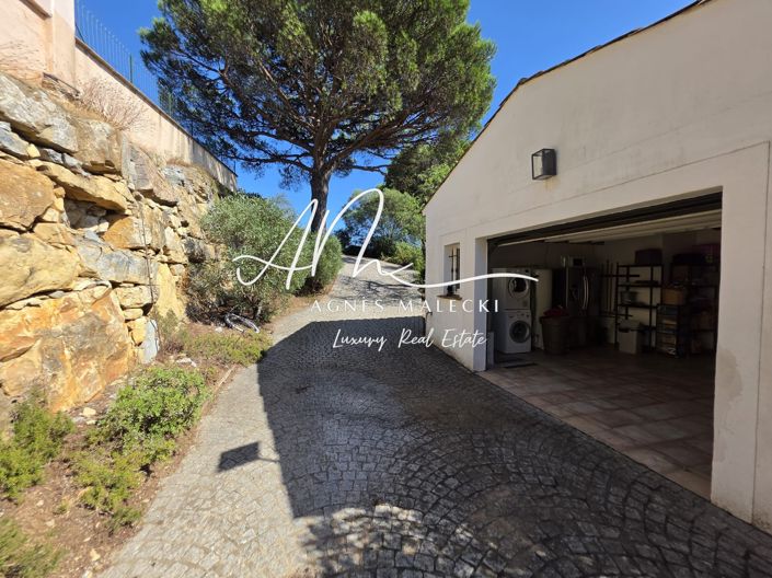 Image No.17-4 Bed House for sale