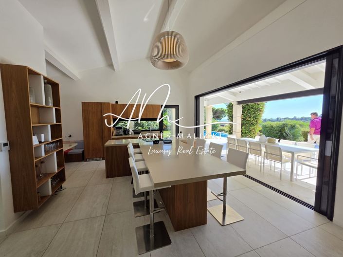 Image No.7-4 Bed House for sale