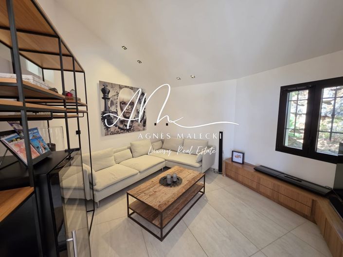 Image No.9-4 Bed House for sale