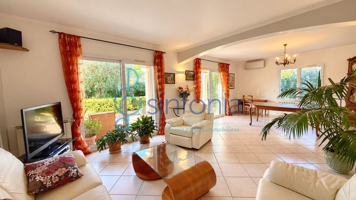 Image No.2-3 Bed House for sale