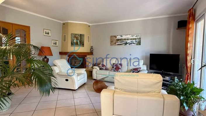 Image No.3-3 Bed House for sale