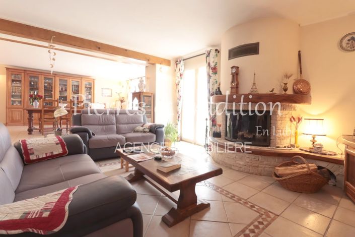 Image No.2-4 Bed House for sale