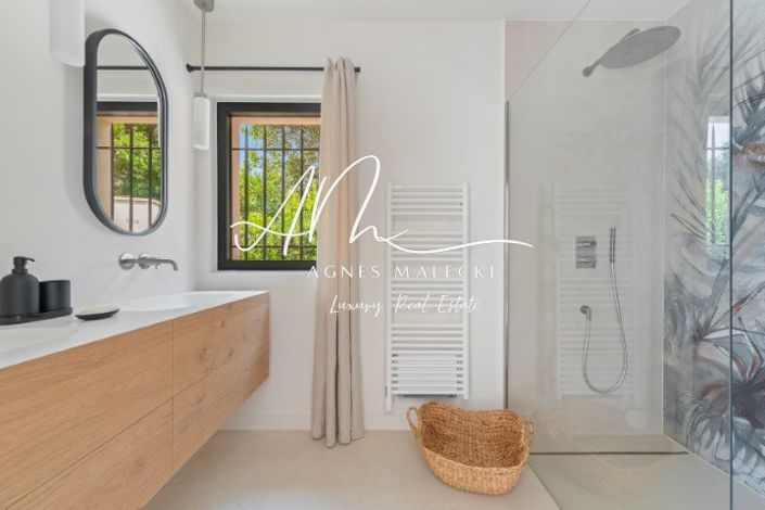 Image No.25-5 Bed House for sale