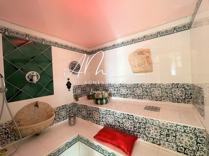 Image No.10-3 Bed House for sale
