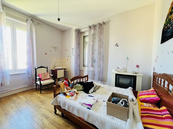 Image No.10-5 Bed House for sale
