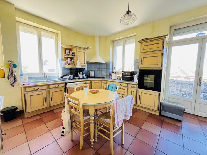 Image No.6-5 Bed House for sale