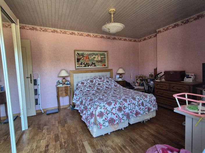 Image No.10-4 Bed House for sale