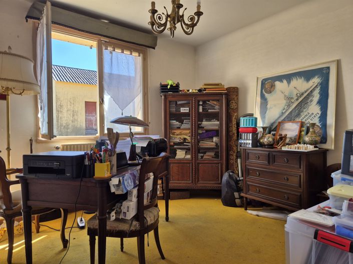 Image No.6-4 Bed House for sale