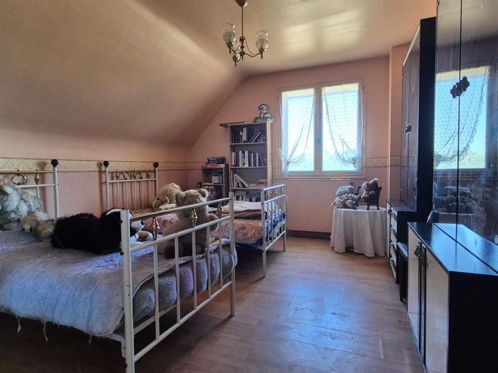 Image No.8-4 Bed House for sale