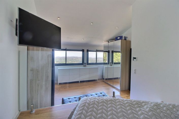 Image No.10-4 Bed House for sale