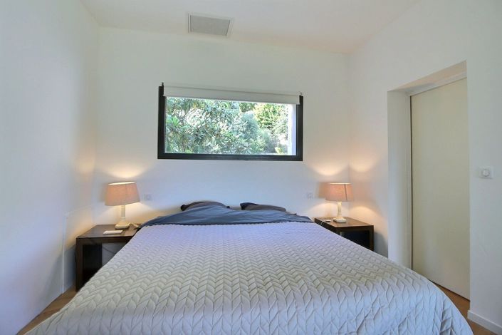 Image No.12-4 Bed House for sale