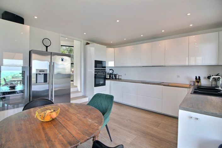 Image No.6-4 Bed House for sale