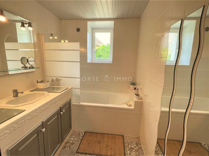 Image No.10-4 Bed House for sale
