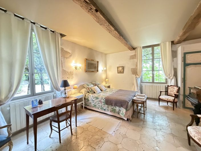 Image No.10-11 Bed Property for sale
