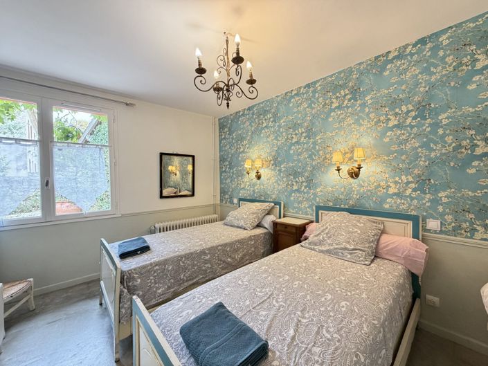 Image No.24-11 Bed Property for sale