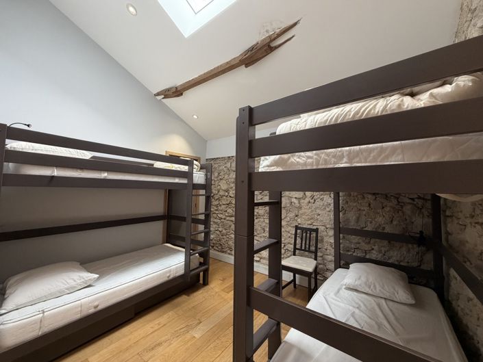 Image No.27-11 Bed Property for sale
