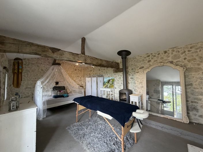 Image No.29-11 Bed Property for sale