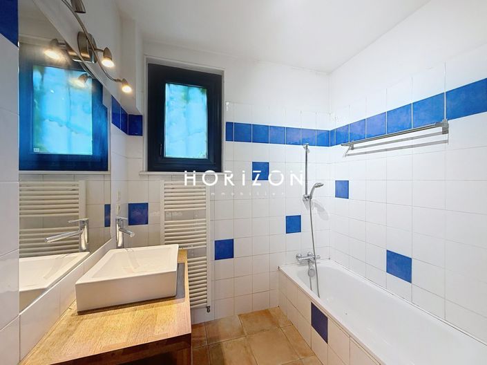 Image No.17-5 Bed House for sale