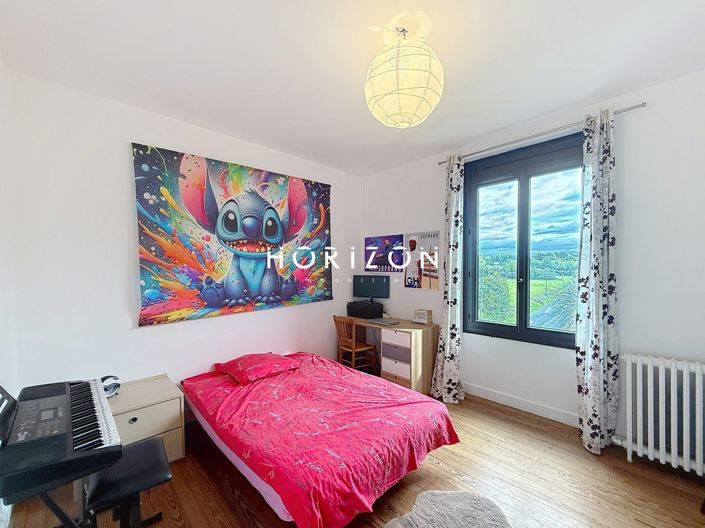 Image No.19-5 Bed House for sale