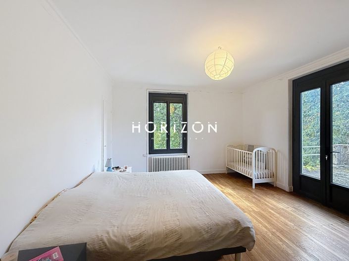 Image No.20-5 Bed House for sale