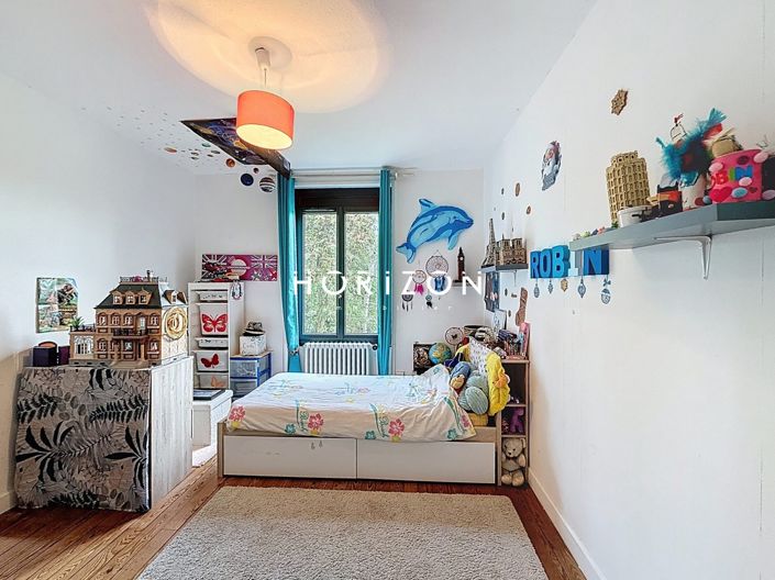 Image No.21-5 Bed House for sale