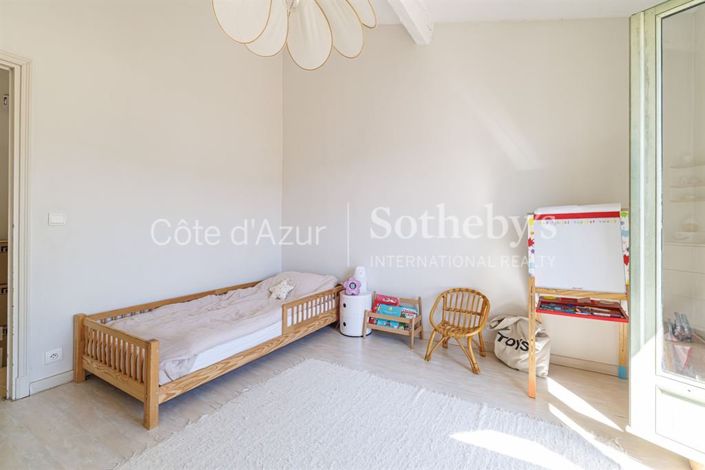 Image No.17-3 Bed House for sale