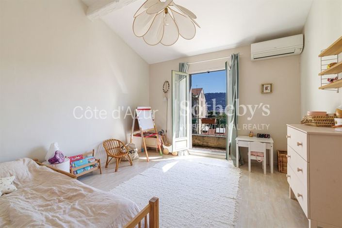 Image No.18-3 Bed House for sale