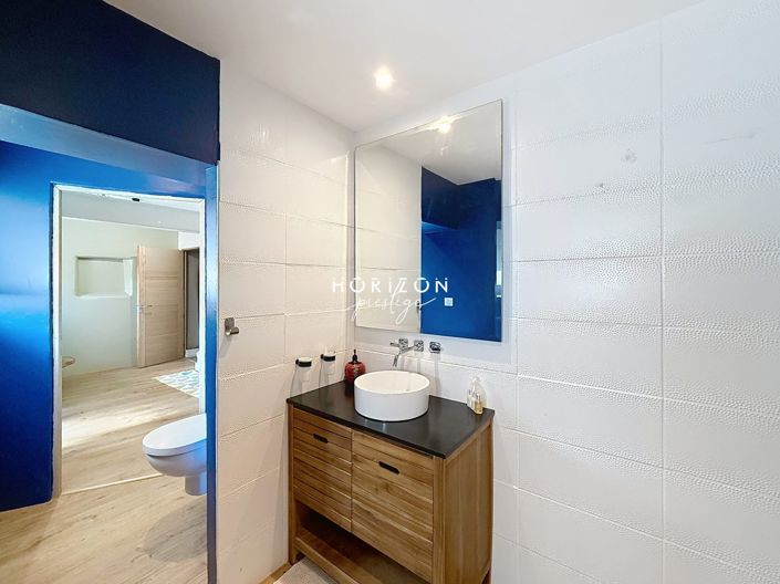 Image No.19-7 Bed Property for sale