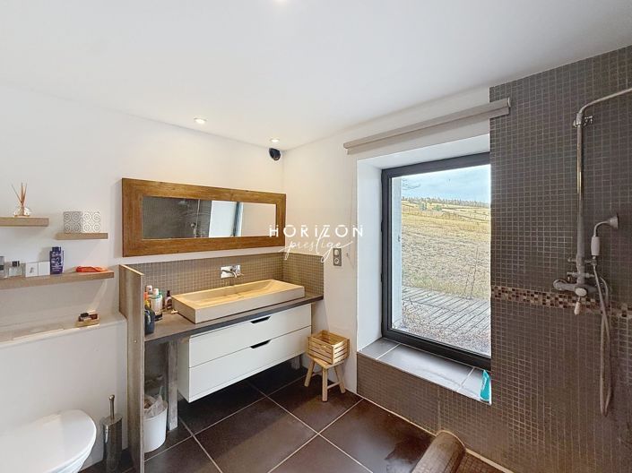 Image No.22-7 Bed Property for sale