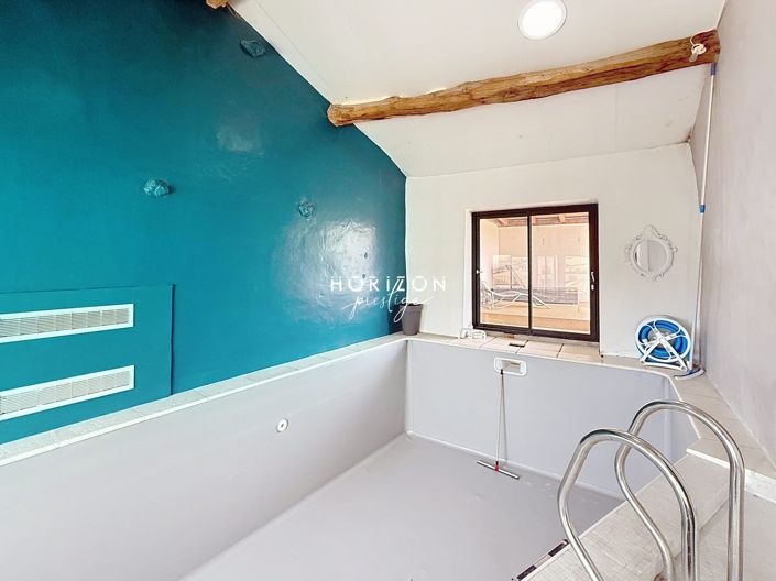 Image No.23-7 Bed Property for sale
