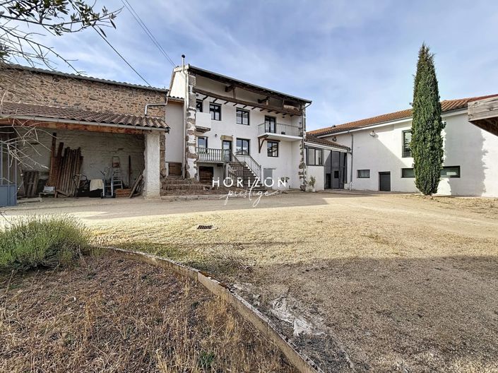 Image No.28-7 Bed Property for sale