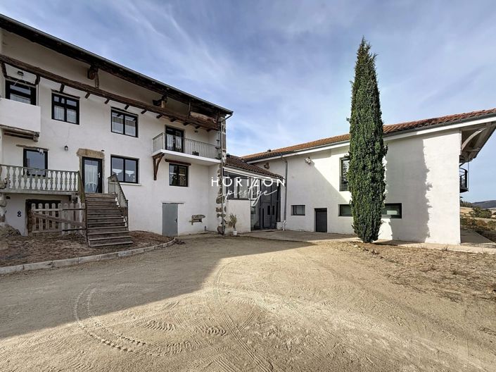 Image No.30-7 Bed Property for sale