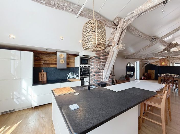 Image No.6-7 Bed Property for sale