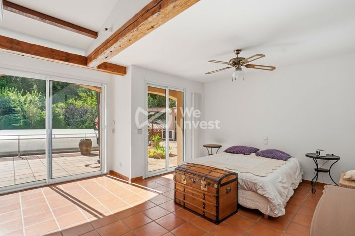 Image No.10-5 Bed House for sale