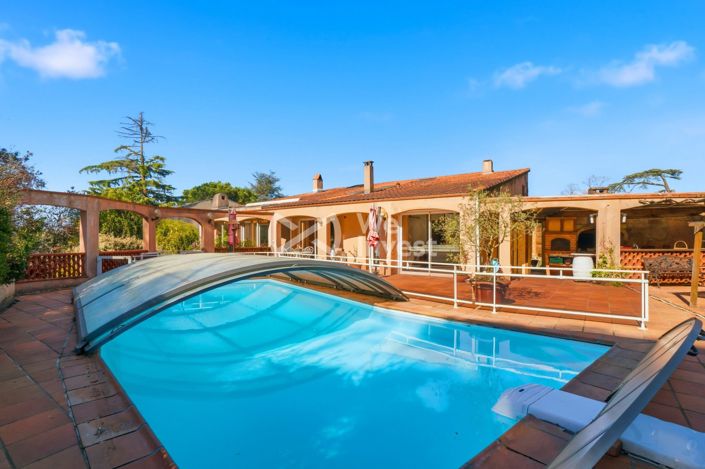 Image No.17-5 Bed House for sale