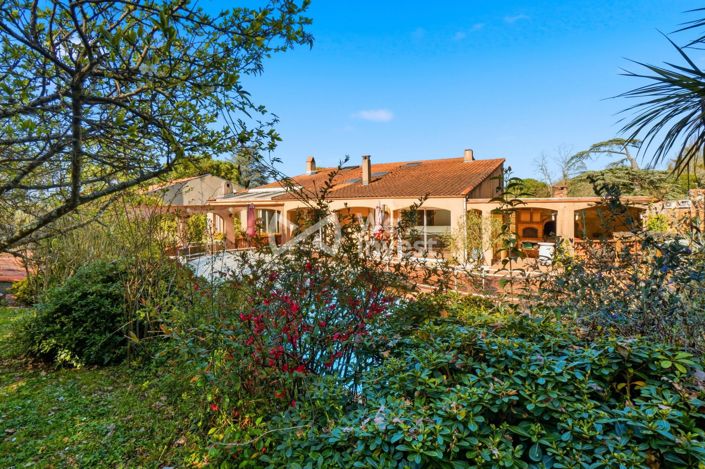 Image No.20-5 Bed House for sale