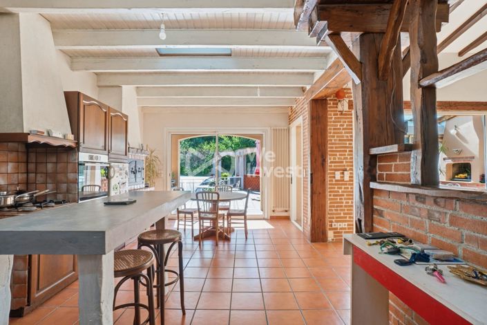 Image No.7-5 Bed House for sale