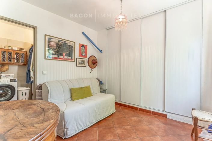 Image No.16-3 Bed House for sale