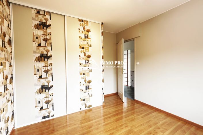 Image No.18-5 Bed House for sale