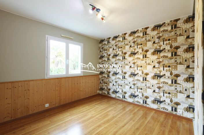 Image No.19-5 Bed House for sale
