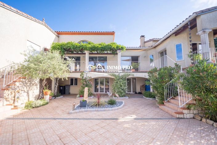Image No.6-5 Bed House for sale