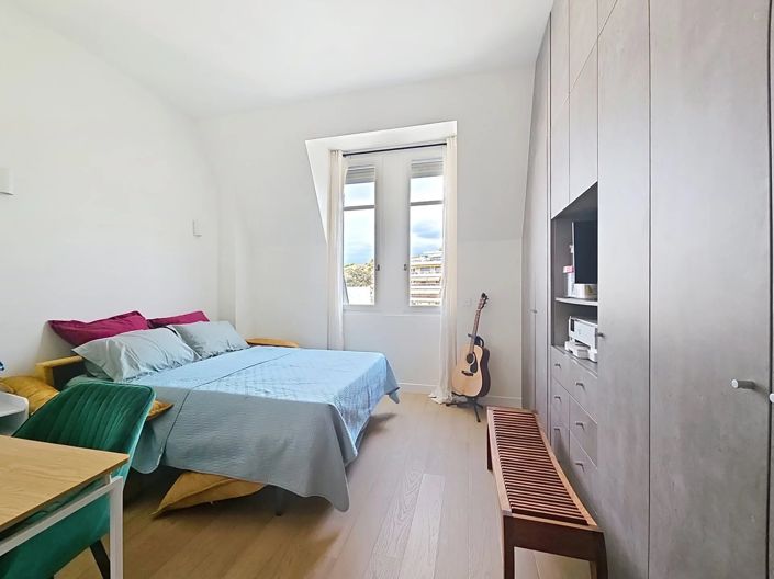 Image No.10-2 Bed Apartment for sale
