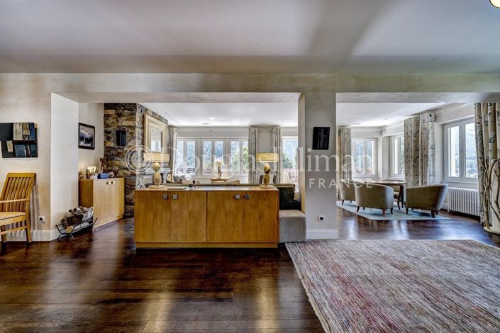 Image No.6-6 Bed House for sale