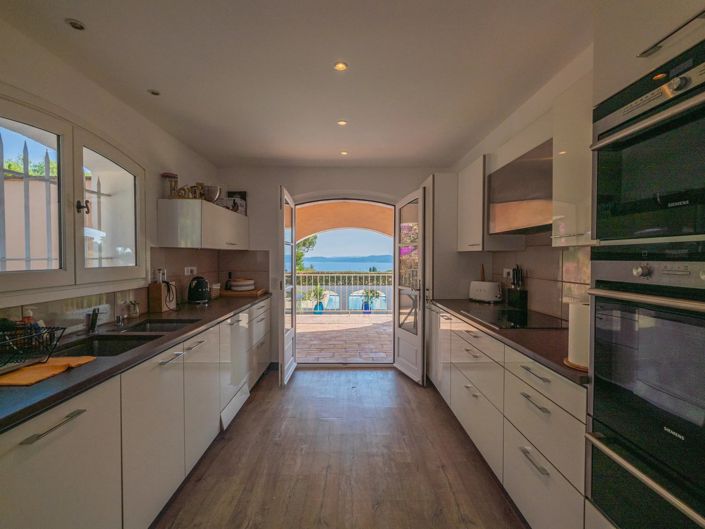 Image No.8-4 Bed House for sale