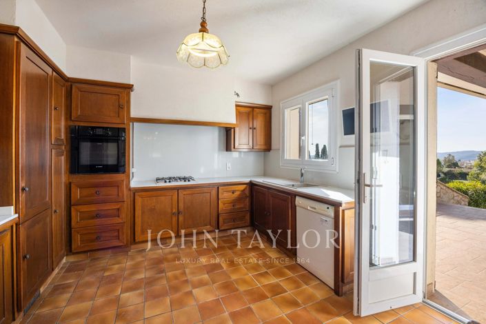 Image No.12-4 Bed House for sale
