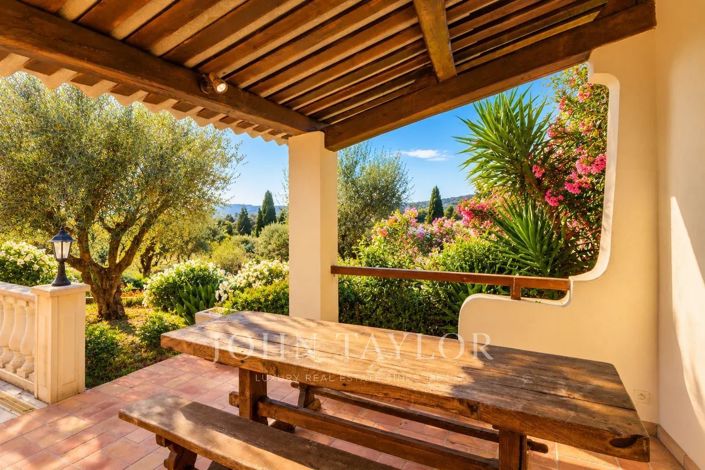 Image No.7-4 Bed House for sale