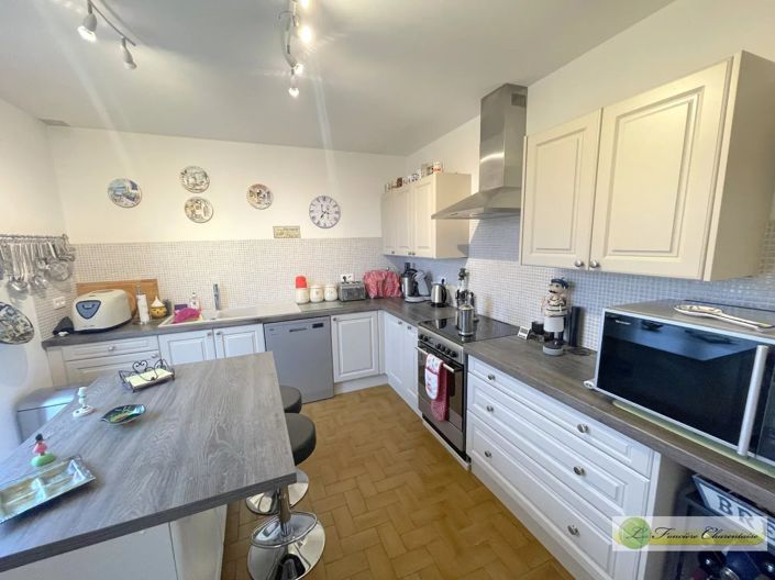 Image No.13-3 Bed House for sale