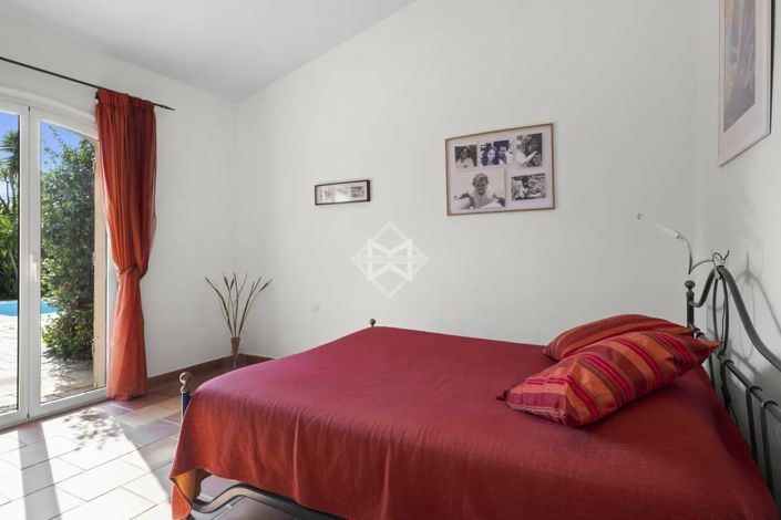 Image No.11-4 Bed House for sale